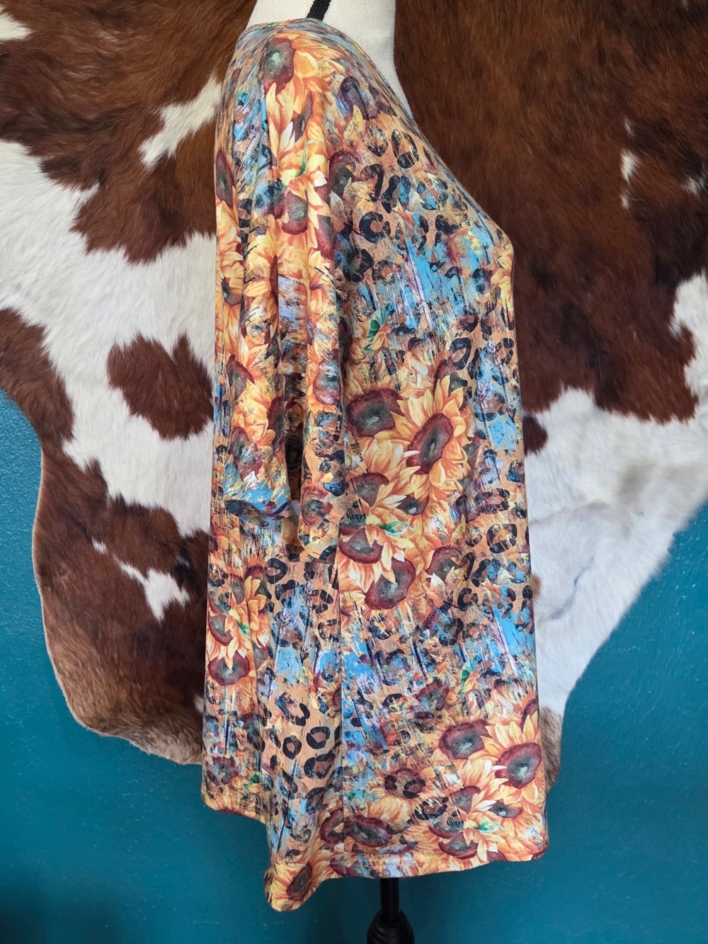 Southern Stitch Sunflower & Leopard Print Short Sleeve Top - Picture 3 of 6